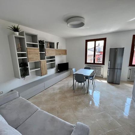 Апартаменты Beija Flor-Trilocale Piazza Garibaldi N18 Дезенцано-дель-Гарда Экстерьер фото