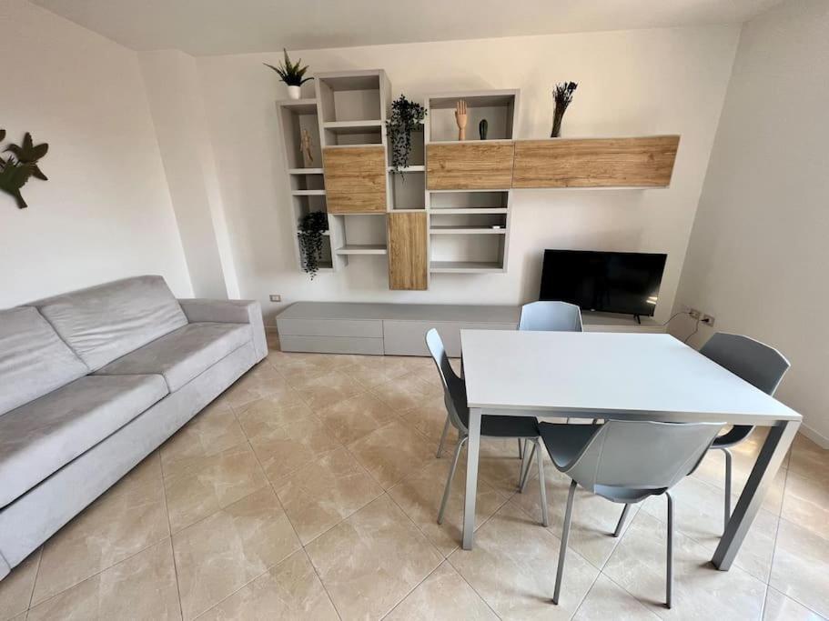 Апартаменты Beija Flor-Trilocale Piazza Garibaldi N18 Дезенцано-дель-Гарда Экстерьер фото