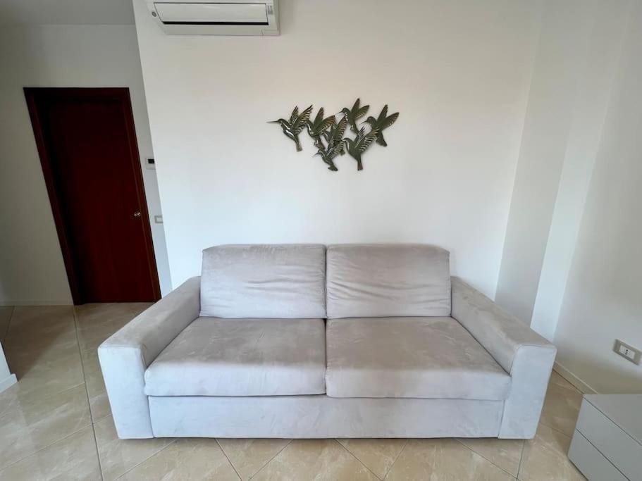 Апартаменты Beija Flor-Trilocale Piazza Garibaldi N18 Дезенцано-дель-Гарда Экстерьер фото