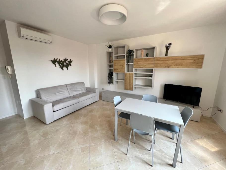Апартаменты Beija Flor-Trilocale Piazza Garibaldi N18 Дезенцано-дель-Гарда Экстерьер фото