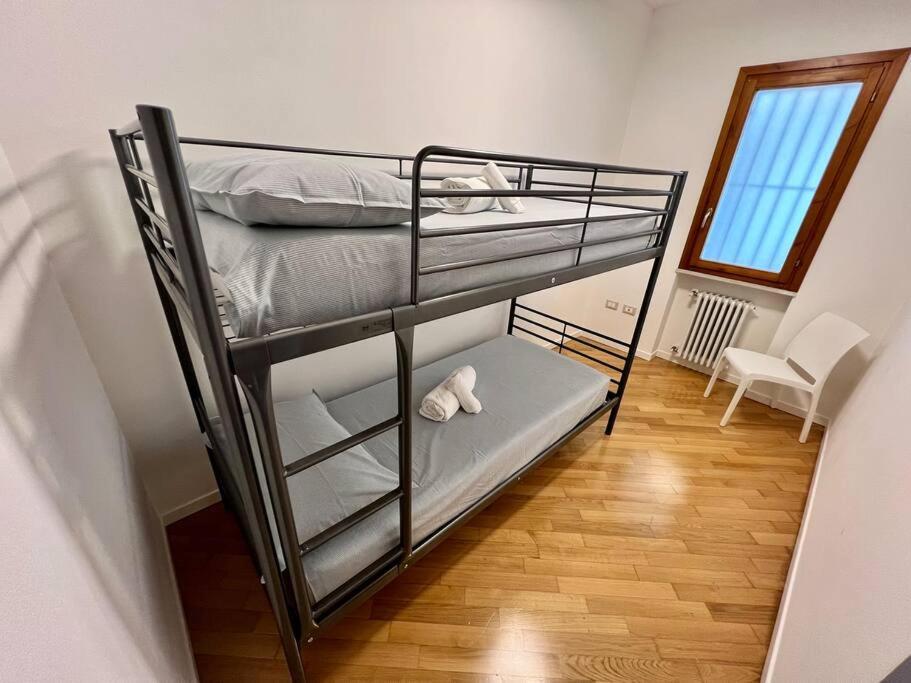 Апартаменты Beija Flor-Trilocale Piazza Garibaldi N18 Дезенцано-дель-Гарда Экстерьер фото
