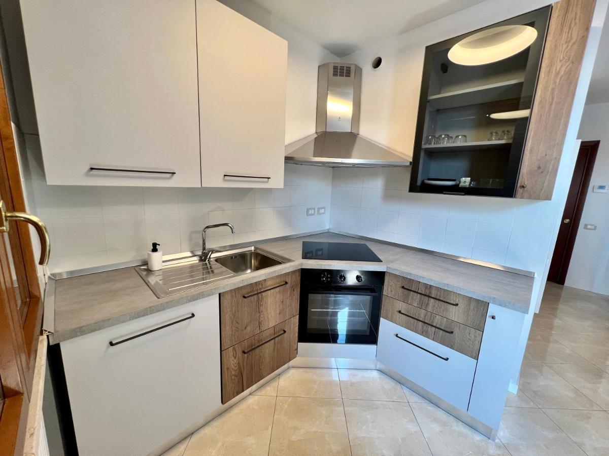 Апартаменты Beija Flor-Trilocale Piazza Garibaldi N18 Дезенцано-дель-Гарда Экстерьер фото